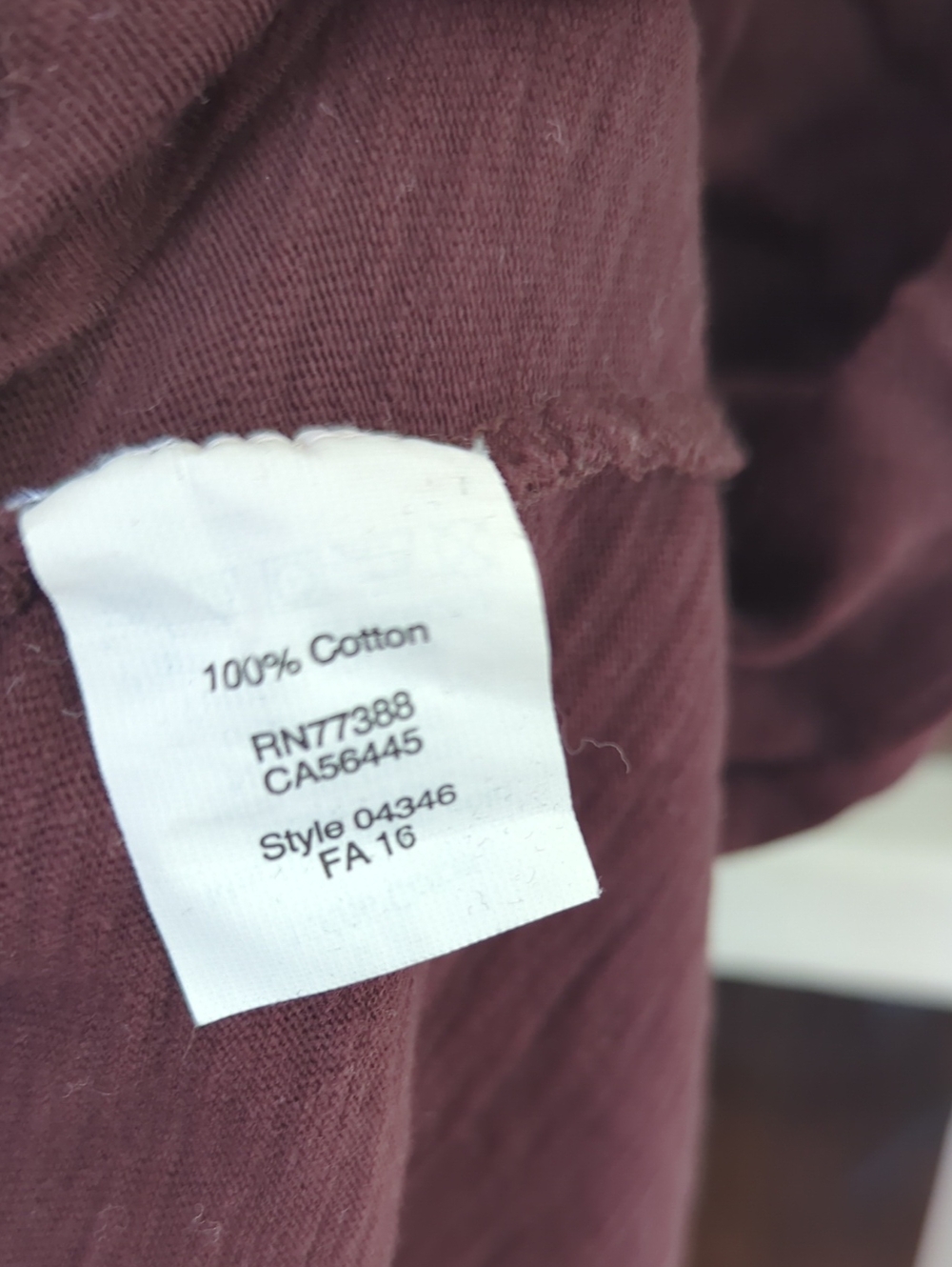 Madewell - V-Neck Pocket Tee in Deep Plum - Picture 6 of 8